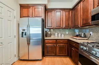 Photo #5: 2232812 Listing 