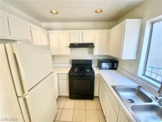 Photo #2: 2232831 Listing