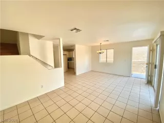 Photo #6: 2232831 Listing