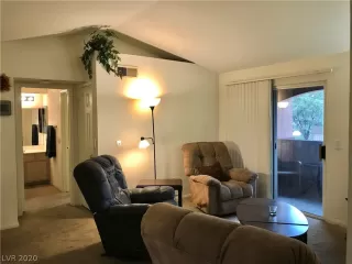 Photo #4: 2232863 Listing