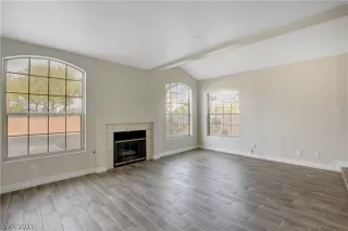 Photo #3: 2232947 Listing