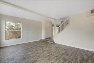 Photo #4: 2232947 Listing