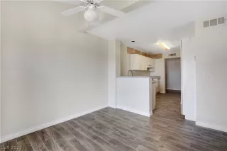 Photo #6: 2232947 Listing