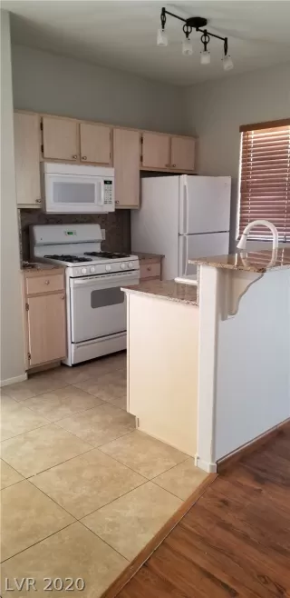 Photo #4: 2232996 Listing 