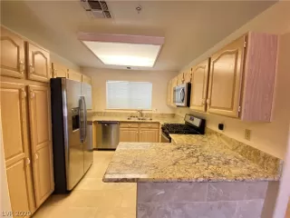 Photo #4: 2232998 Listing