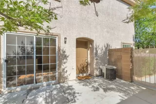 Photo #3: 2233002 Listing