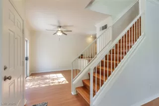 Photo #4: 2233002 Listing