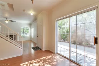 Photo #5: 2233002 Listing