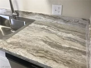 Photo #3: 2233020 Listing