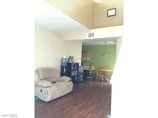 Photo #2: 2233046 Listing