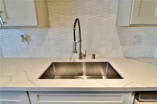 Photo #1: 2233062 Listing