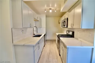 Photo #4: 2233062 Listing