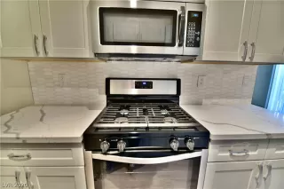 Photo #5: 2233062 Listing