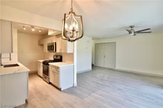 Photo #6: 2233062 Listing