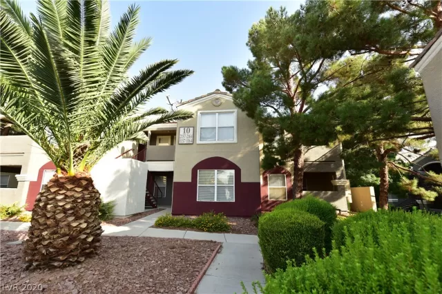 MLS: 2233066 Condo For Sale