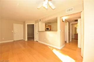 Photo #2: 2233066 Listing