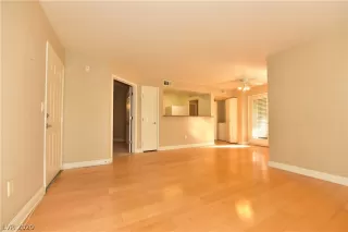 Photo #3: 2233066 Listing