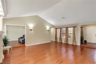 Photo #6: 2233075 Listing