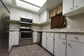 Photo #3: 2233097 Listing