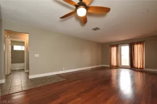 Photo #6: 2233097 Listing