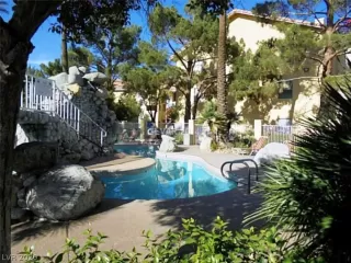 Photo #2: 2233121 Listing