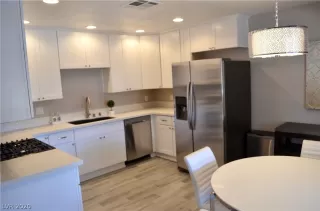 Photo #2: 2233152 Listing