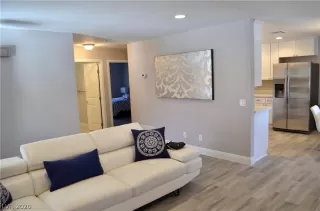 Photo #3: 2233152 Listing