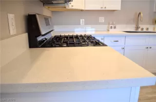 Photo #5: 2233152 Listing