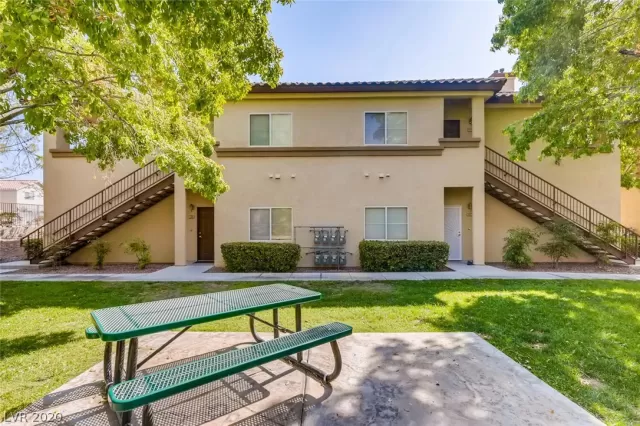 MLS: 2233188 Condo For Sale