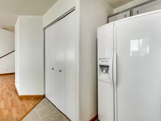 Photo #3: 2233197 Listing