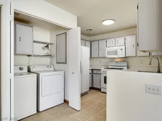 Photo #4: 2233197 Listing