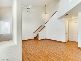 Photo #6: 2233197 Listing