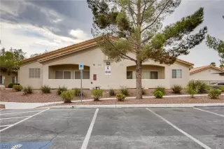 Photo #3: 2233200 Listing