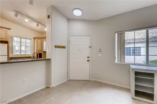 Photo #4: 2233200 Listing