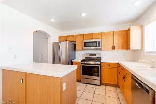 Photo #1: 2233215 Listing