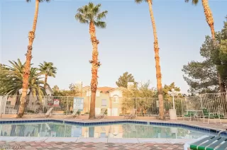 Photo #1: 2233225 Listing 