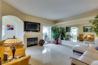 Photo #2: 2233260 Listing