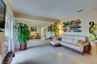 Photo #3: 2233260 Listing