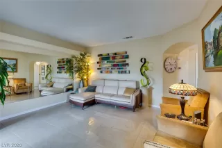 Photo #4: 2233260 Listing