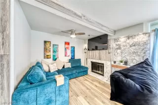 Photo #1: 2233293 Listing 