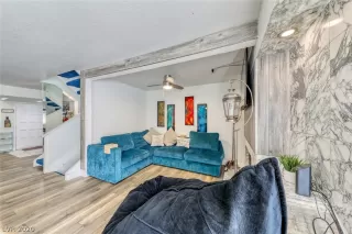 Photo #2: 2233293 Listing 