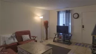 Photo #4: 2233344 Listing