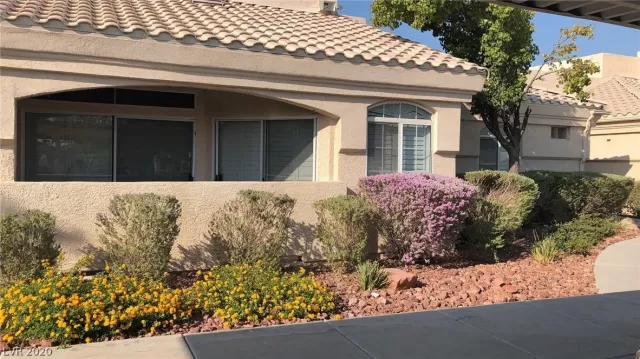 MLS: 2233373 Condo For Sale