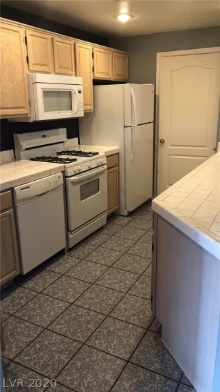 Photo #1: 2233373 Listing 