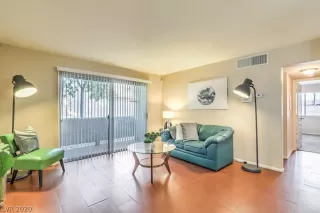 Photo #1: 2233405 Listing 