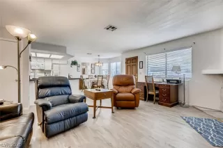 Photo #5: 2233435 Listing