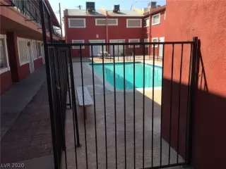 Photo #5: 2233497 Listing