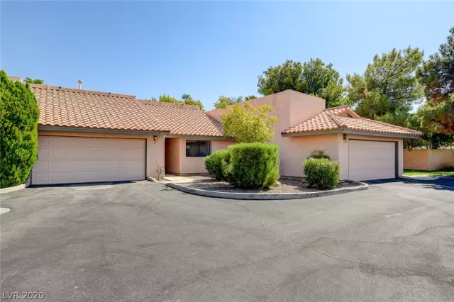 MLS: 2233502 Condo For Sale