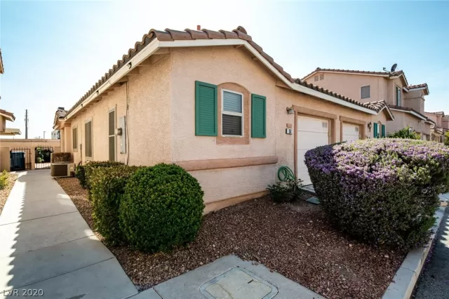 MLS: 2233518 Condo For Sale