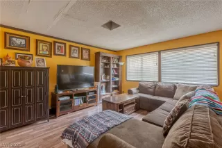 Photo #2: 2233527 Listing